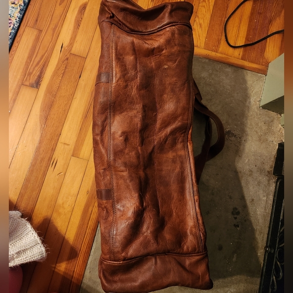 Komal's Passion Leather Weekender Duffel Bag - Picture 5 of 9